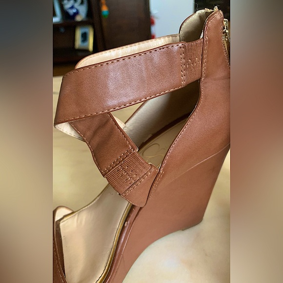 Jessica Simpson brown wadge. - Picture 3 of 10